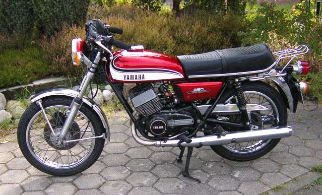 Yamaha RD 250 (5-speed) 1974 photo - 5