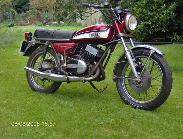 Yamaha RD 250 (6-speed) 1974 photo - 2