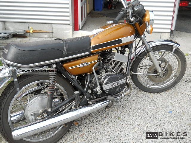 Yamaha RD 250 1979 photo - 6