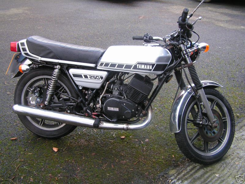 Yamaha RD 250 DX 1976 photo - 3