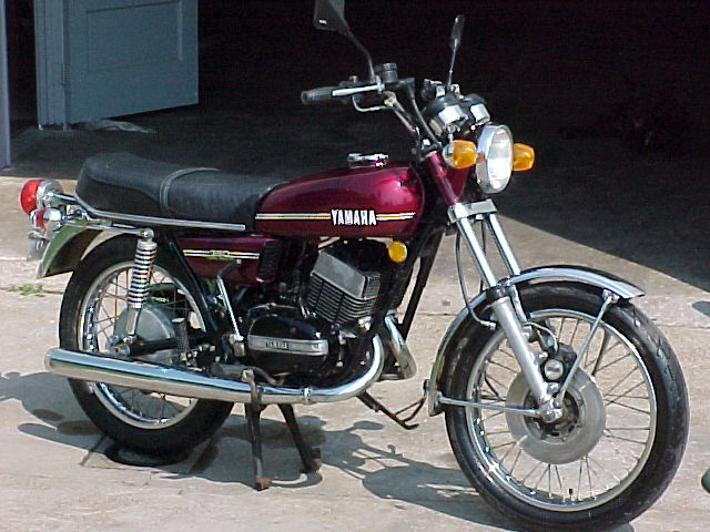 Yamaha RD 350 (5-speed) 1974 photo - 2