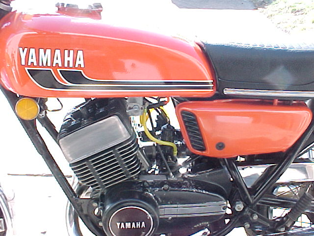 Yamaha RD 350 1975 photo - 2