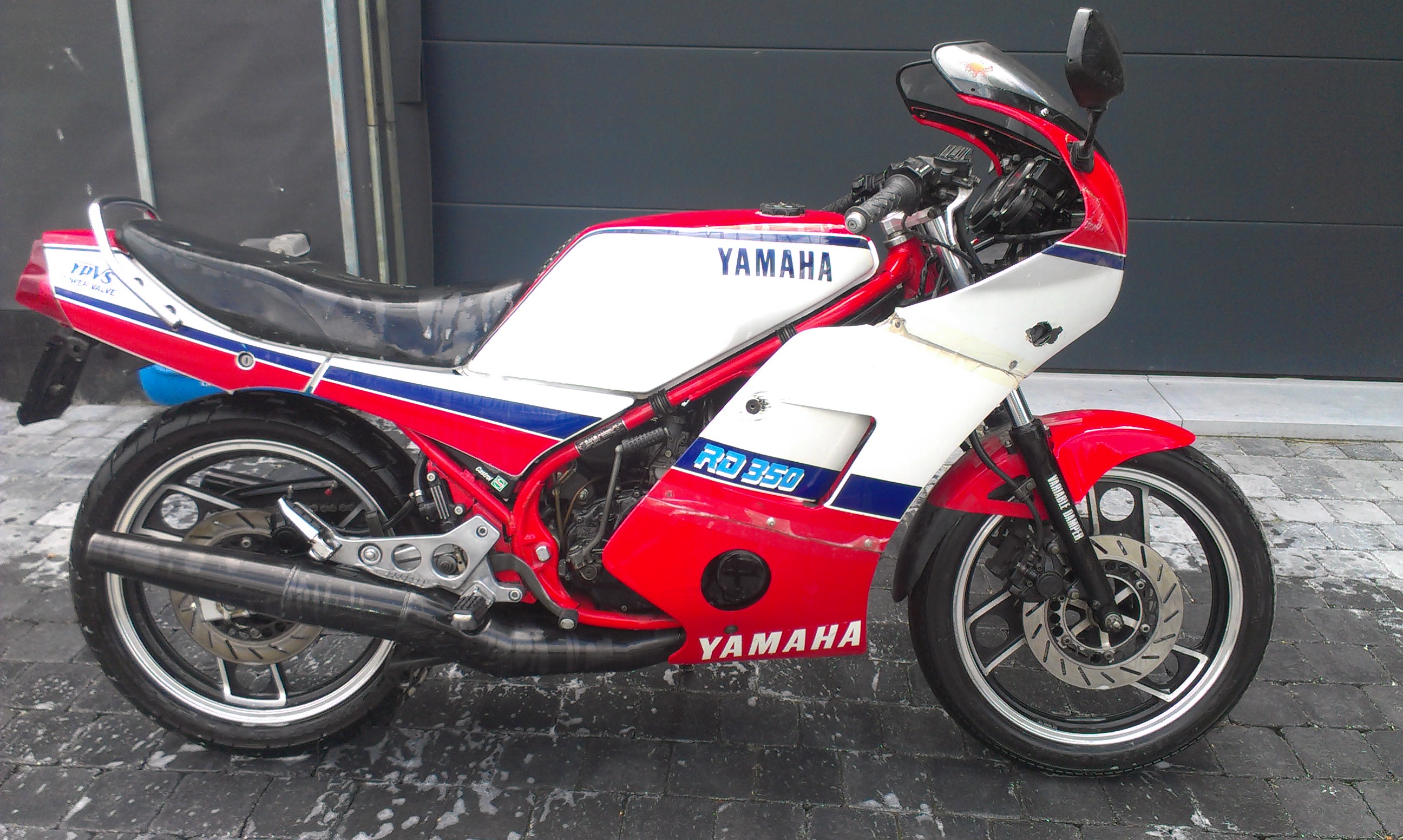 Yamaha RD 350 F (reduced effect) 1989 photo - 2