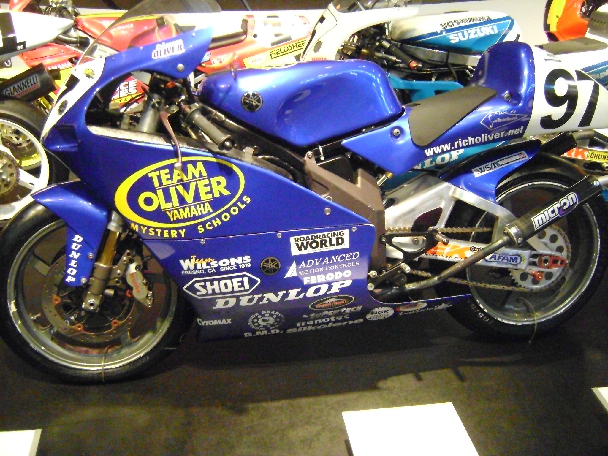 Yamaha TZ 250 2002 photo - 2
