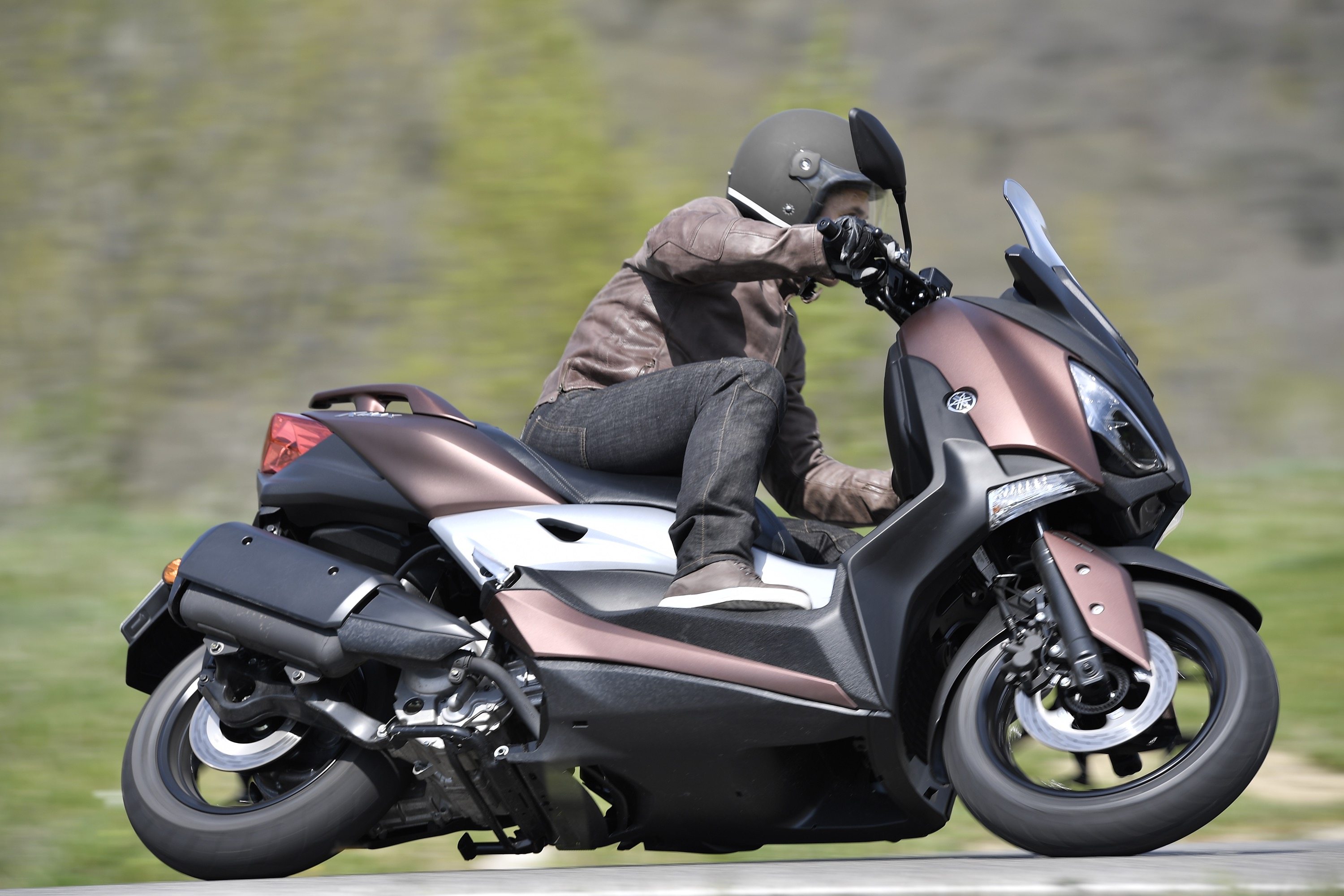 Review Of Yamaha X MAX 300 2017 Pictures Live Photos Description