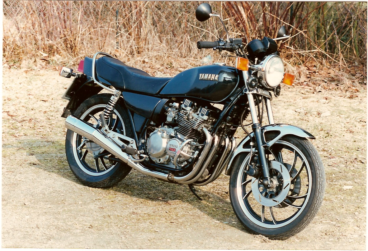 Yamaha XJ 550 1984 photo - 1