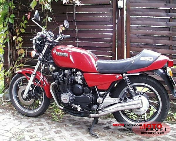 Yamaha XJ 650 (reduced effect) 1984 photo - 2