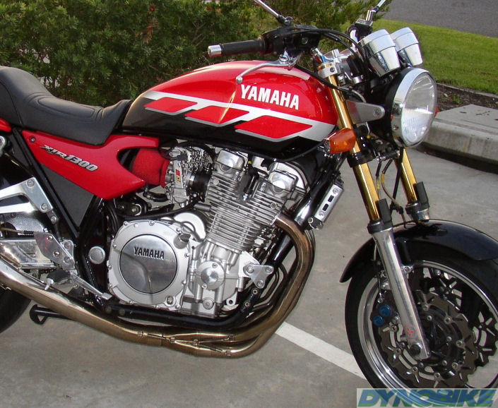 Yamaha XJR 1300 2002 photo - 2