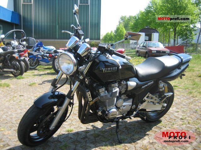 Yamaha XJR 1300 2002 photo - 3