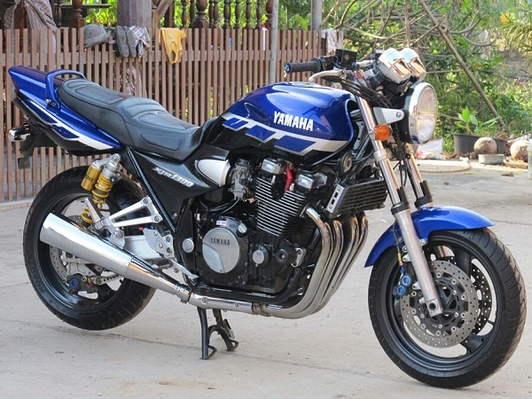 Yamaha XJR 1300 2003 photo - 1