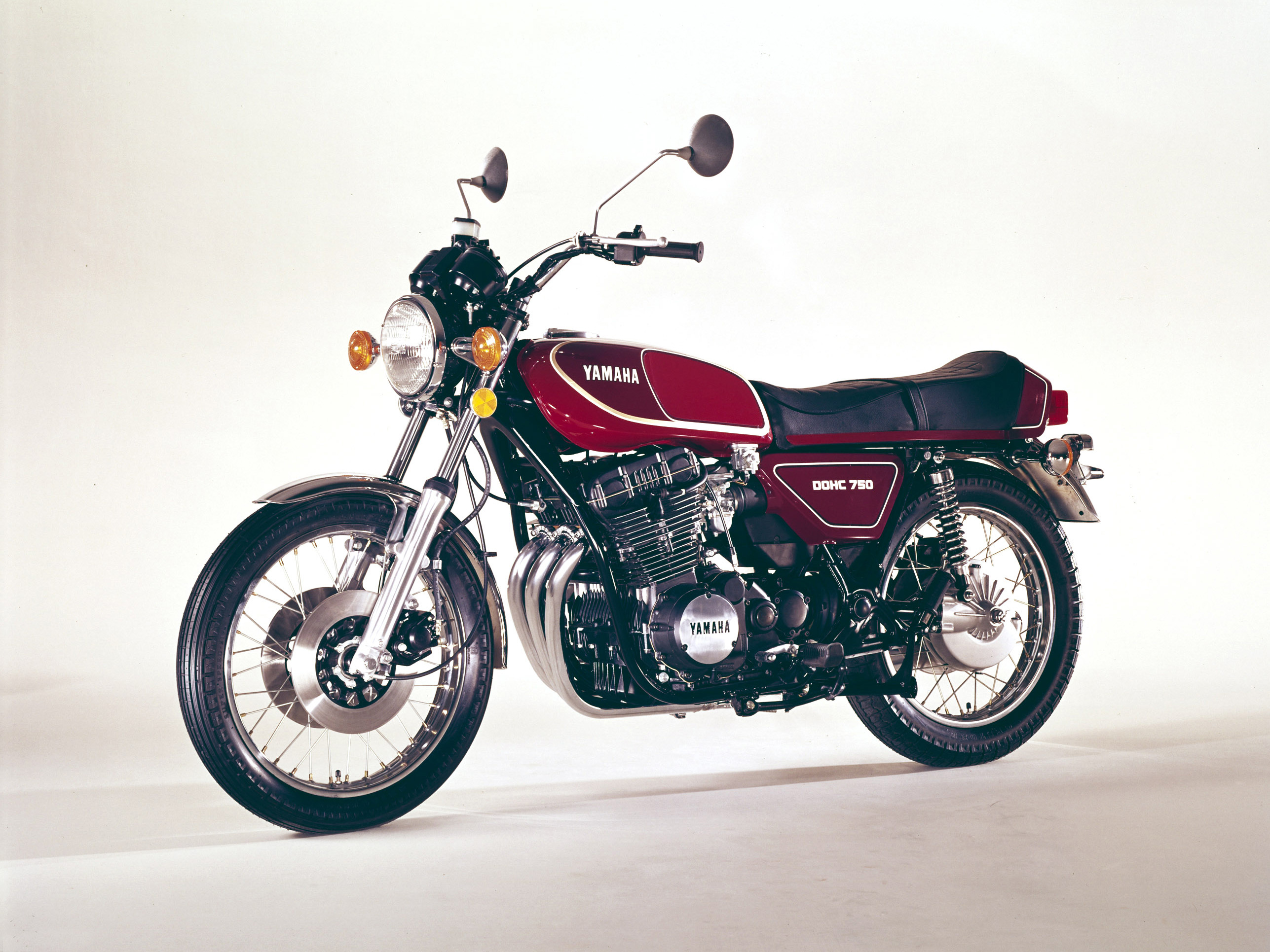 Yamaha XS 750 1976 photo - 3