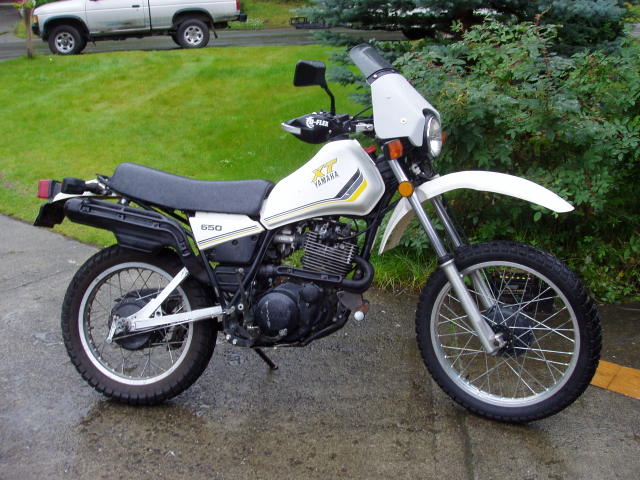Yamaha XT 550 (reduced effect) 1983 photo - 2