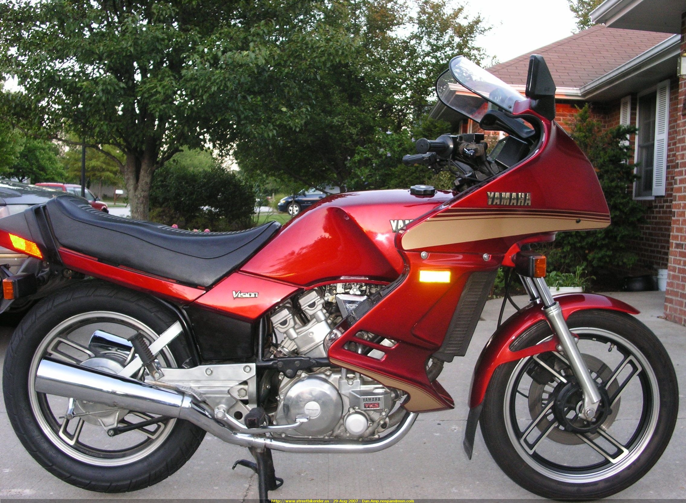 Yamaha XZ 550 (reduced effect) 1982 photo - 1