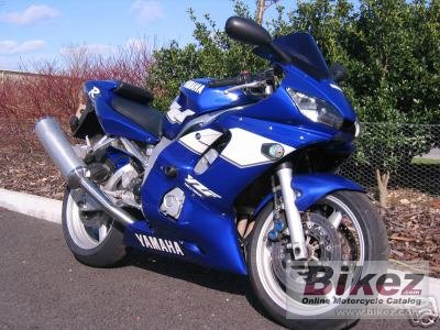 Yamaha YZF-R6 1999 photo - 2