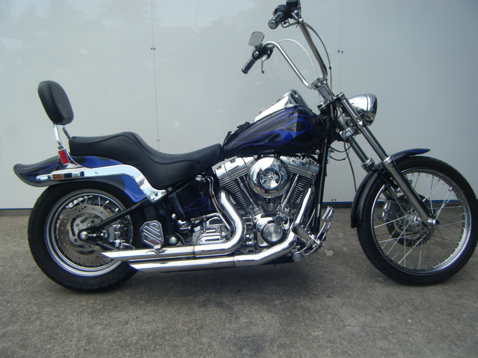 Review of Harley-Davidson FXST Softail Standard 2002: pictures, live ...