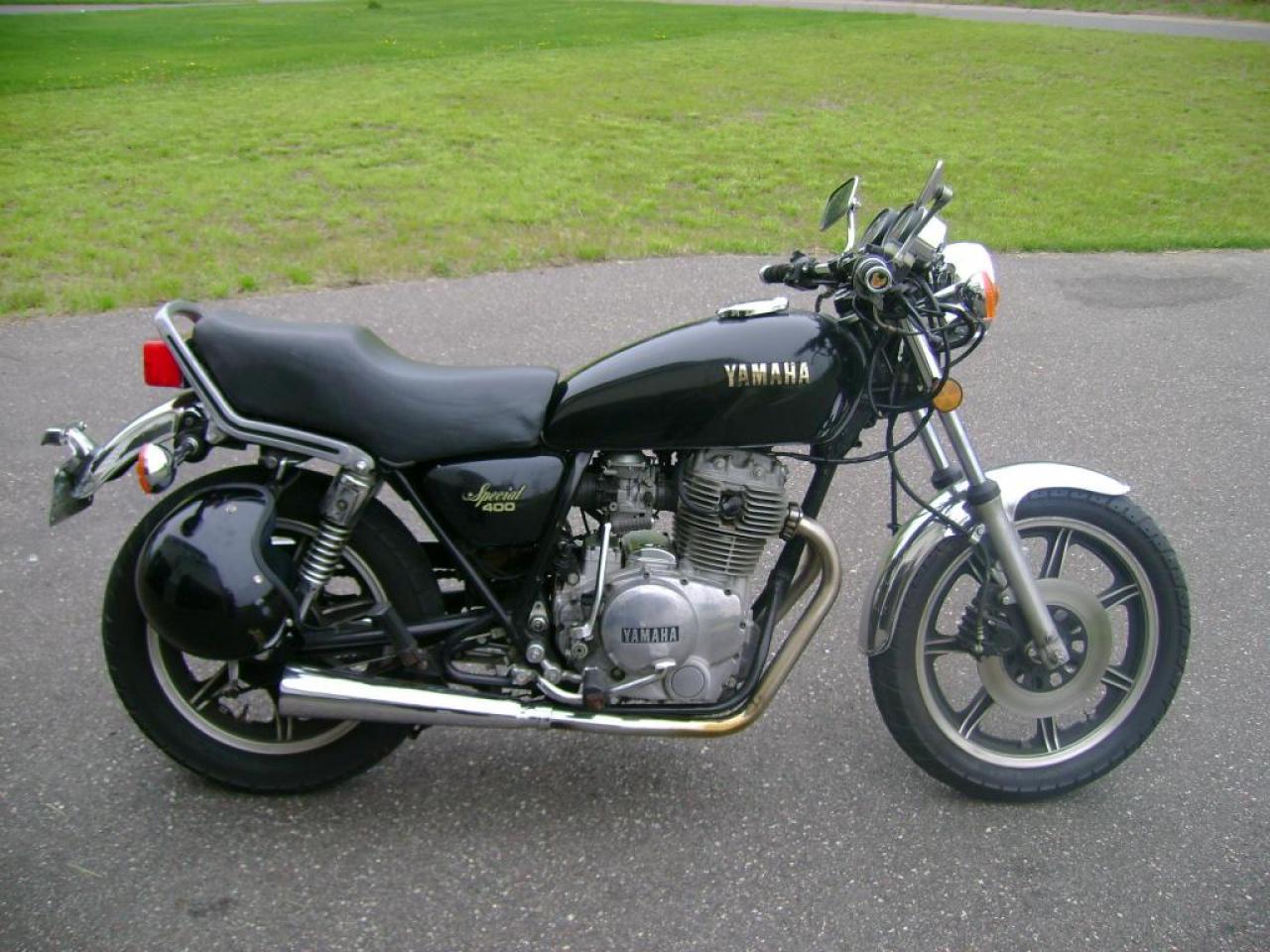 Review of Yamaha XS 400L Maxim 400cc pictures, live photos