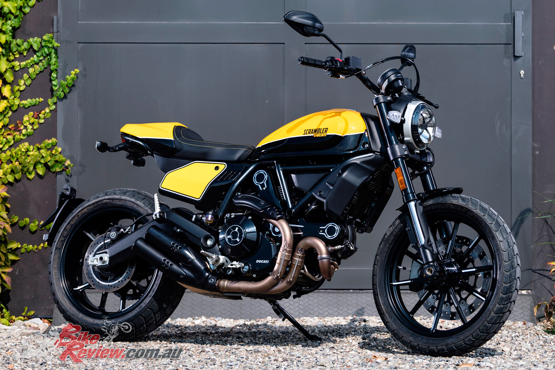 Review of Ducati  Scrambler  Full Throttle 2022 pictures 